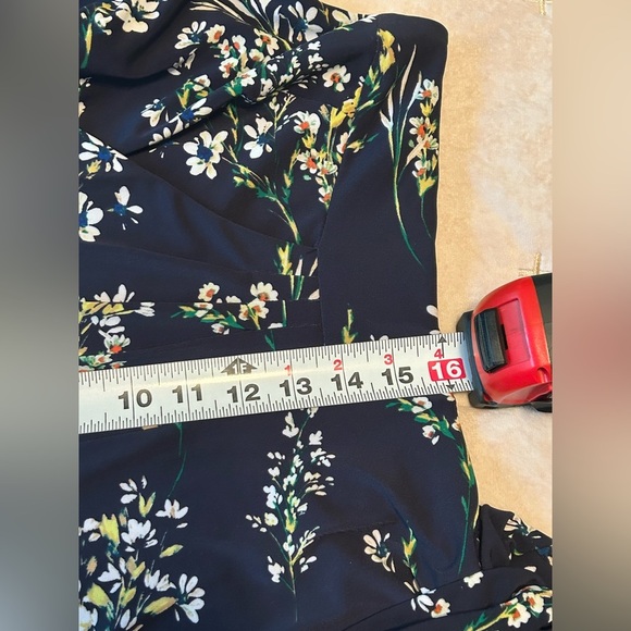 Lauren Ralph Lauren Womens Faux Wrap Blue Floral Dress Sz 12P Flowy Vacation - Picture 5 of 10